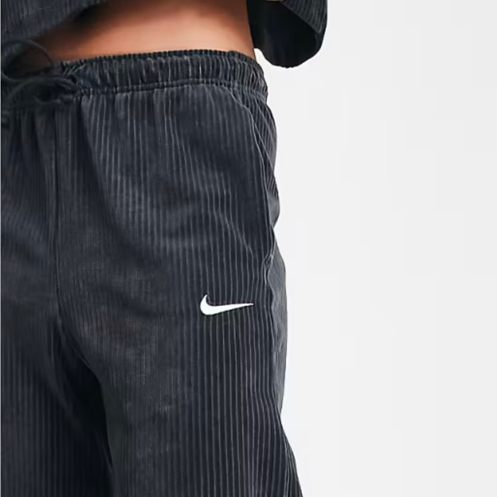 Nike Sportswear Women's Velour Wide-Leg Pants - Picture 3 of 4